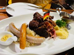 -1886德国汽车餐厅(外滩十六铺码头店)