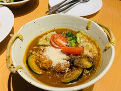 鸡腿肉蔬菜汤咖喱饭-WOKKA by艮上(中海环宇荟店)