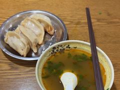 -黄阿姨锅贴大王(万航渡路店)