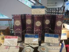 -曼谷四叶草彩妆&纪念品  (chitlom)
