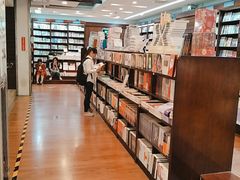 -新华书店(泉城路店)