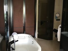 -三亚湾海居铂尔曼度假酒店