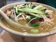 酸汤肥牛米线-百家鸡味馆(清泰店)