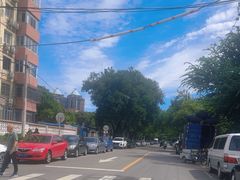 -关东店北街小区-地上停车场