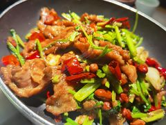炒黄牛肉-小菜园新徽菜(镇江京口吾悦店)
