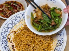 -李与白包子铺(桐梓林店)