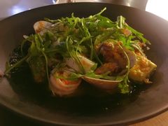 温热海鲜沙拉配牛油果-Mercato莫卡多露台餐厅与酒吧(K11店)