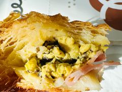 黑松露炒蛋可颂三明治-Seesaw Coffee(杭州奥体印象城店)