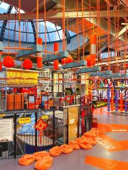-嗨翻Hi-Fun竞技主题乐园·蹦床团建生日聚会(五棵松华熙店)