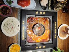 -老牌坊云南鱼豆花火锅(哈西万达店)