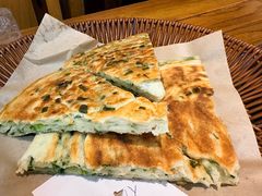 特色葱花饼-都江堰石锅鱼