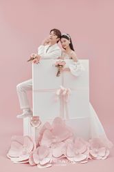 点击看大图 现代简约-挪娅婚纱摄影皇家会所