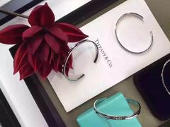 -Tiffany & Co.蒂芙尼
(广州太古汇店)