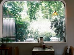 -彳亍咖啡·这里(水湾路店)