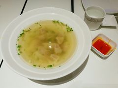 小馄饨-国际青年会议酒店-苏莱斯餐厅