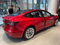 -TESLA 特斯拉(广州天环广场体验店)