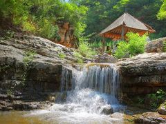 -大平台龙居瀑布旅游区