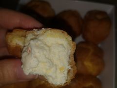 杨枝甘露泡芙-味多美蛋糕(看丹桥店)