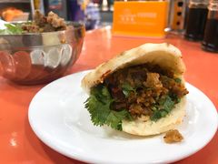 牛肉夹馍-代四孃牛华豆腐脑美味小食(总店)