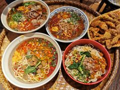 -爆炸头阿姨小四川正宗川味小吃(无任何分店)
