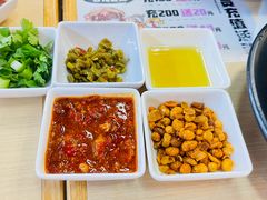 -灵芝妹子海鲜米线(香炉礁山姆店)