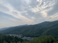 -梅岭月亮湾山体公园