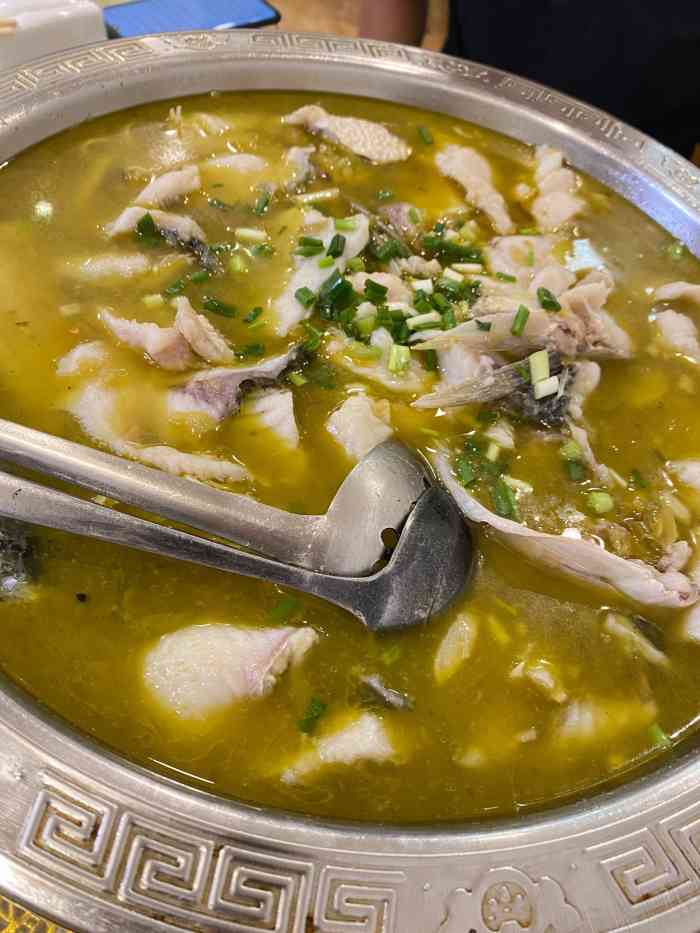 随便加上几个配菜就够2,鱼火锅聚餐金汤椒麻鱼火锅重庆椒麻鱼图片