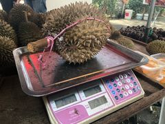 -阿龙榴莲摊