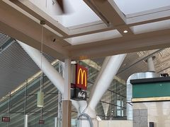 -麦当劳(深圳北站B2检票口楼上)