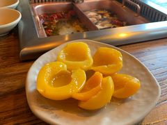-老牌坊云南鱼豆花火锅(爱建店)
