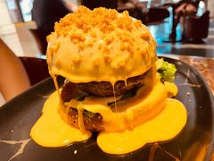 瀑布芝士牛肉汉堡-Let'sBURGERplus·非常创意汉堡(三里屯店)