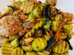 老醋六样-小船渔村•大连菜•大连焖鱼(黄河路店)