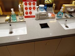 -海底捞火锅(金山百联店)