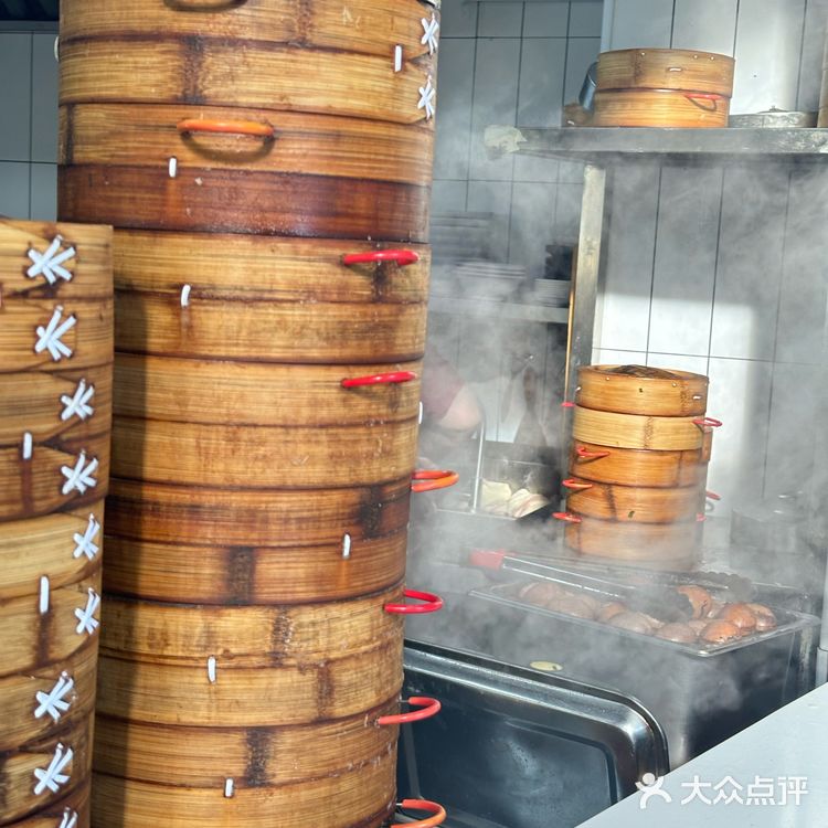 杭州探店｜好样的！你们碳水也搞起“联名”啦🍲