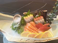 -鼎泰亨·海鲜牛肉餐厅(滨江店)