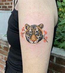 -猛子刺青纹身店