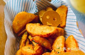Belgian Crispy Cut Potato Wedges