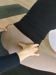 -小黑裙瑜伽·普拉提