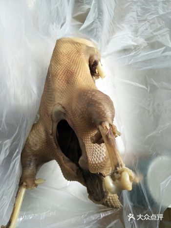 来扬州旅游，小区门口，总有一个卖扬州老鹅的小篷车