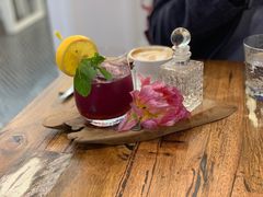 -FLOVIE FLORIST CAFE