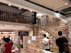 -猫的天空之城概念书店(苏州平江店)
