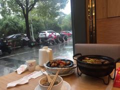 靠窗位-粤仔湾砂锅粥(阳光店)