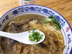 牛肉肥肠小面-大碗小面(西门口店)