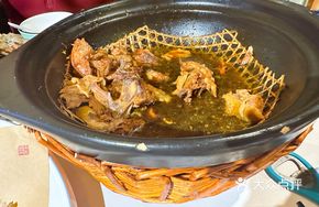 Osmanthus-Flavored Braised Chicken