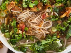 火烧肉米线-老奶烧肉米线