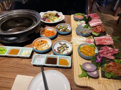 -明洞阿姨·韩式酱蟹烤肉·创意料理(三元桥店)