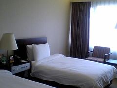 比较混乱的房间-广州花园酒店