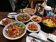 -爆炸头阿姨小四川正宗川味小吃(无任何分店)