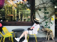 -莓园冰淇淋店