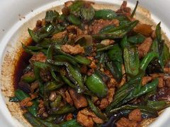 -阿瓦山寨·湘菜现炒·剁椒鱼头王(咸阳总店)